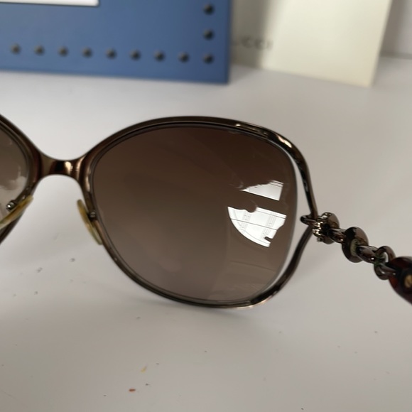 Authentic Gucci Sunglasses. - Picture 9 of 16